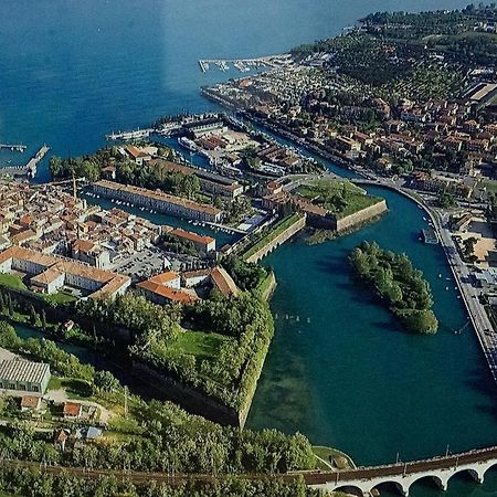 Villa Zanina Peschiera del Garda Bagian luar foto